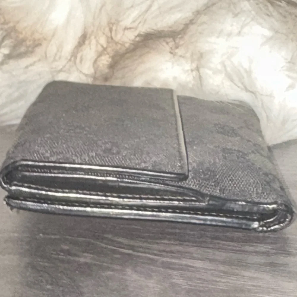 GUCCI BUNDLE Pre-Loved Black Tote + Matching Wallet ๐ - Picture 15 of 16